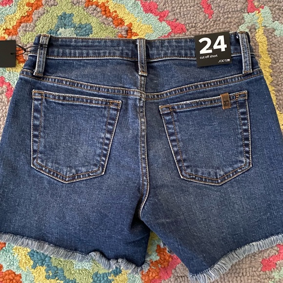 Joe’s Jeans cut off short - Picture 2 of 4